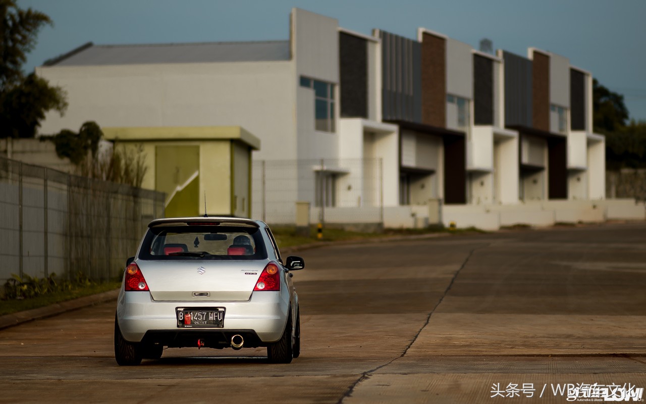 ��װ�����ͣ�2012 Suzuki Swift-4.jpg