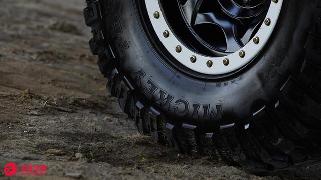 ΪԽҰ���� ���������˸�װ����-4.jpg