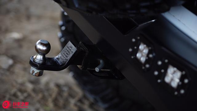 ΪԽҰ���� ���������˸�װ����-9.jpg