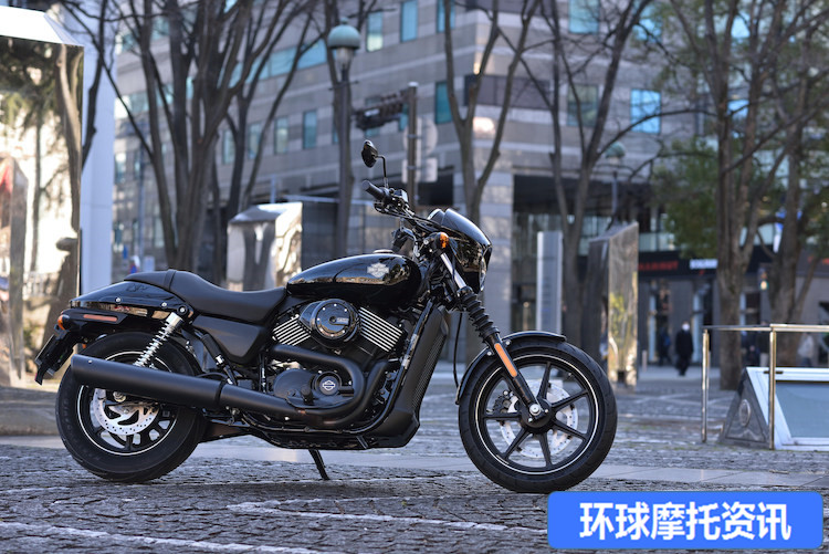 7.8�����㴩�г��еĹ���Ħ�г���Street 750-7.jpg