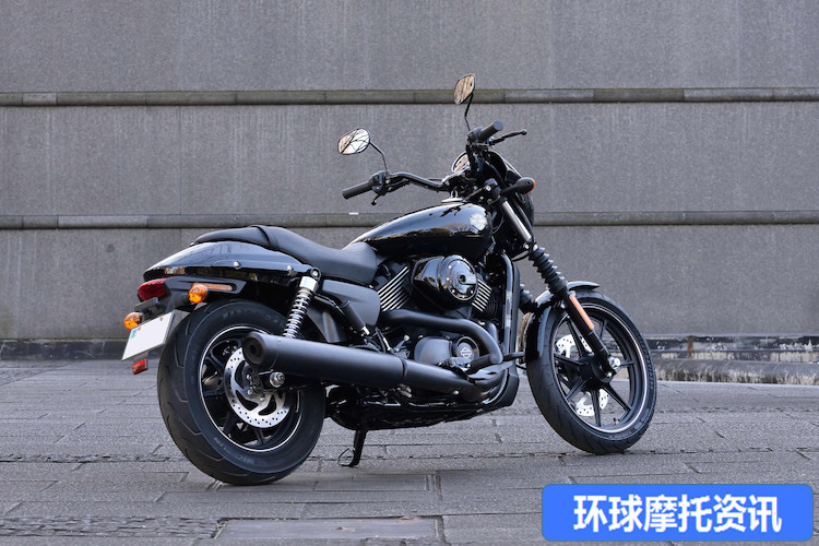 7.8�����㴩�г��еĹ���Ħ�г���Street 750-6.jpg
