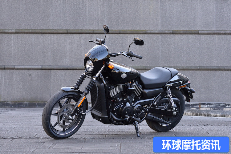 7.8�����㴩�г��еĹ���Ħ�г���Street 750-9.jpg