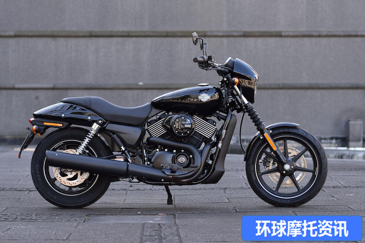 7.8�����㴩�г��еĹ���Ħ�г���Street 750-4.jpg