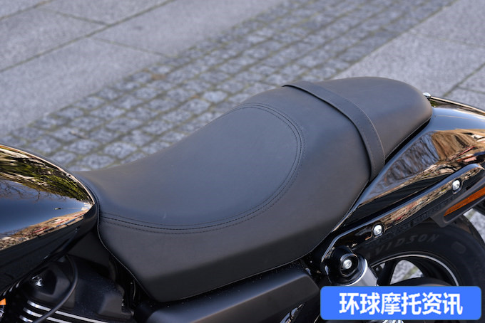 7.8�����㴩�г��еĹ���Ħ�г���Street 750-14.jpg