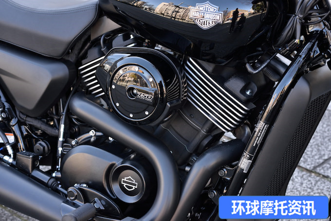 7.8�����㴩�г��еĹ���Ħ�г���Street 750-16.jpg