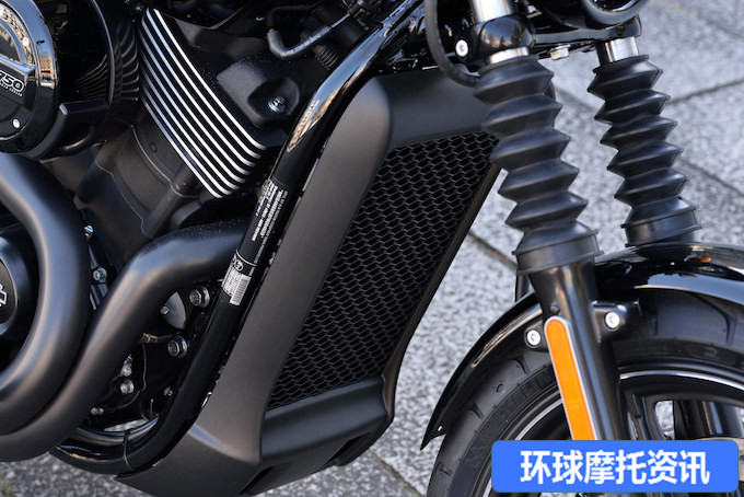 7.8�����㴩�г��еĹ���Ħ�г���Street 750-17.jpg