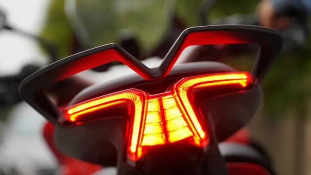 MV Agusta Turismo Veloce 800�Լݣ����׵�ʱ����-8.jpg