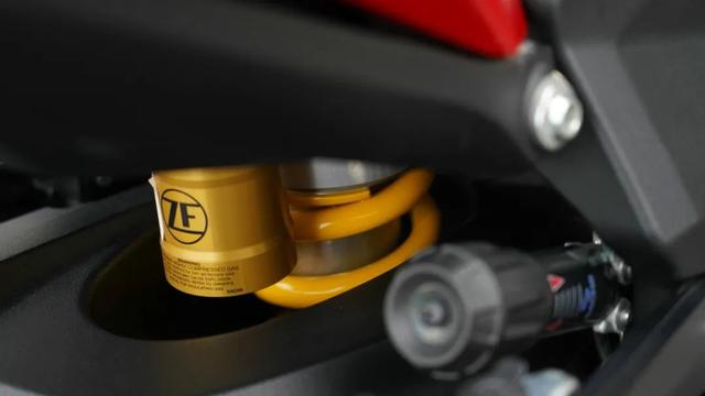 MV Agusta Turismo Veloce 800�Լݣ����׵�ʱ����-19.jpg