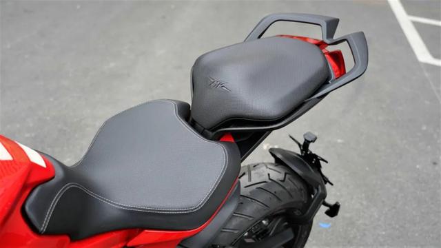 MV Agusta Turismo Veloce 800�Լݣ����׵�ʱ����-15.jpg