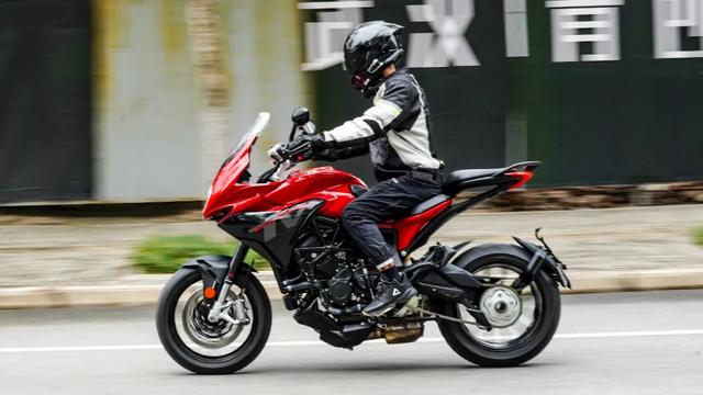 MV Agusta Turismo Veloce 800�Լݣ����׵�ʱ����-33.jpg